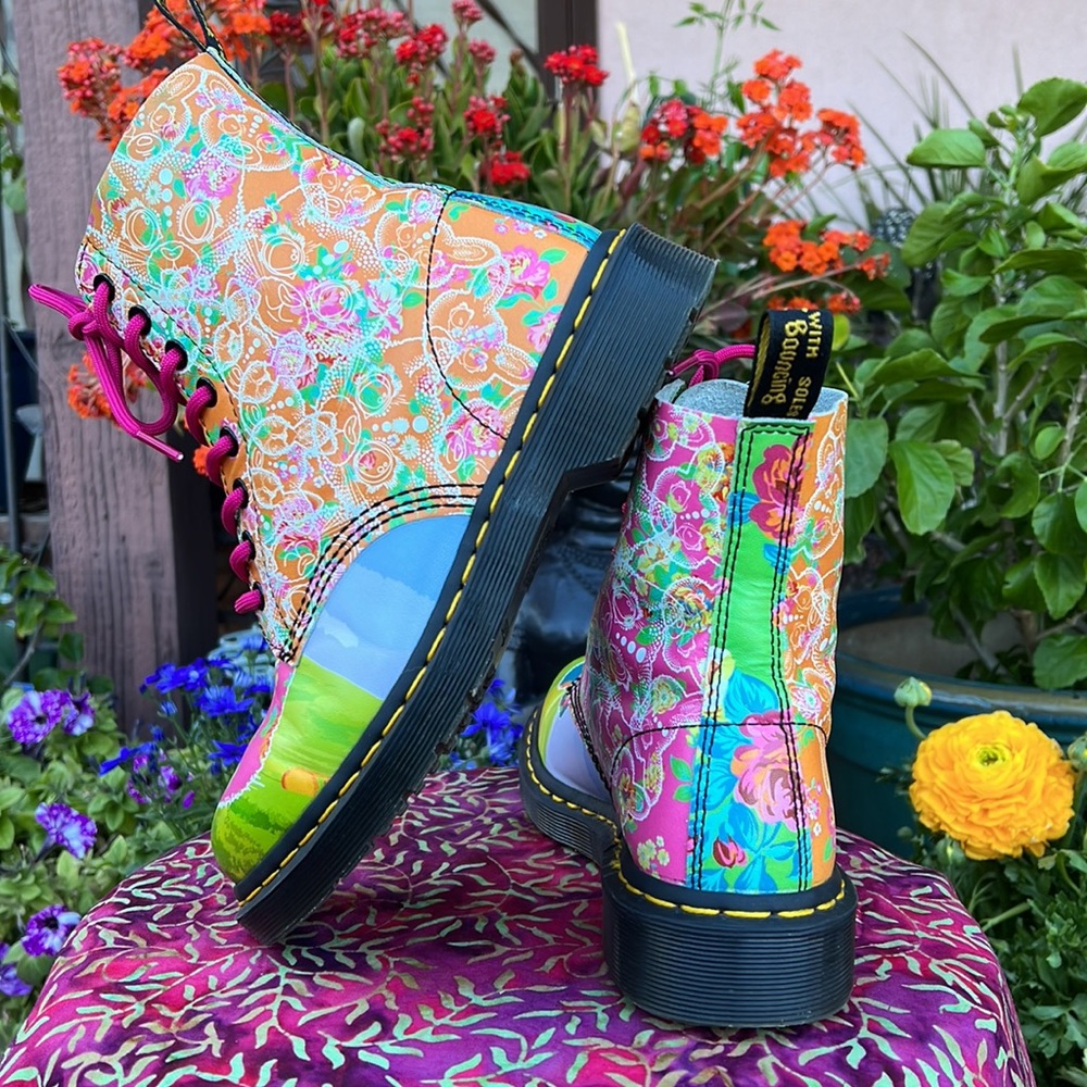 Dr. Martens Colorful Retro Psychedelic Pascal Daze Floral Combat Boots EC 🥰 - Picture 10 of 17